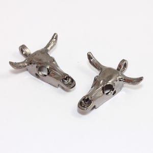 27x34mm Gunmetal Plated Cattle Charms, Buffalo Pendant, Horn Jewelry, Horn Necklace, Cattle Skull, Buffalo Skull Charms, MBGBRT231