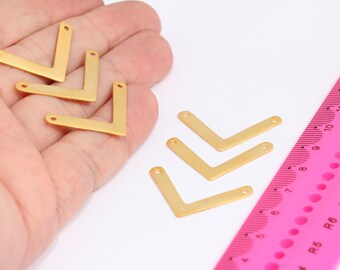 18x32mm 24k Matt Gold Plated Chevron Pendant, Chevron Charms, Zigzag Charms, Chevron Necklace, V Necklace, Gold Plated Findings,   MBGMTE45