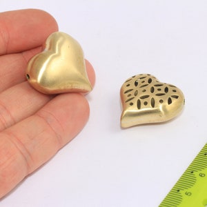 26x27mm Raw Brass Puffed Heart, Filigree Heart Pendant, Heart Necklace Charms, Puffed Heart Charm, Raw Brass Findings, MBGSLM717