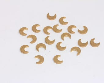 6x8mm Raw Brass Horn Charms, Horn Pendant, Moon Pendant, Horn Necklace, Moon Beads, Crescent Moon Charm, Raw Brass Findings, MBGMLS361