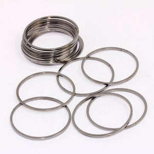 30mm Gunmetal Closed Ring, Connectors, Round Connector, Gunmetal Hoops, Circle Connectors, Circle Charms, Gunmetal Findings,  MBGBXB324-3