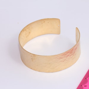 20mm 24k Matt Gold Manschette Armband, handgemachte Gold Armband Armreif, gehämmert Manschette Armband, Armband Armreif, vergoldete Armbänder, MBGCHK686
