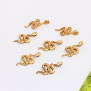 Ciondoli serpente in ottone grezzo 11x23mm, perline serpente testurizzate, ciondoli braccialetto serpente, gioielli serpente, ciondoli animali, risultati in ottone grezzo, MBGCHK117-5