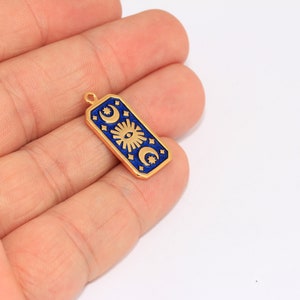 12 x 25 mm 24-karaats glanzend goud tarotkaartbedel, tarot-maankaartbedel, blauw emaille oogkralen, mystieke sieraden, vergulde bevindingen, MBGBXB335-3