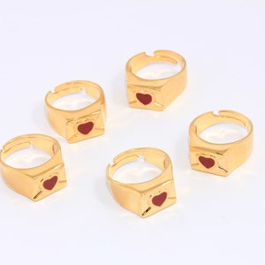 Anillo de corazón de oro brillante de 24 k, anillo de oro de cubo ajustable, anillos de corazón de esmalte rojo, anillo de sobre de carta de amor, hallazgos chapados en oro, MBGCHK109-1