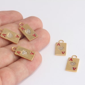 24k Shiny Gold Plated Poker Spieler Geschenk Charms, Micro Pave Ace Card Charm, Spielkarte Ace of Heart Charm, White Stone Poker, MBGMLS738