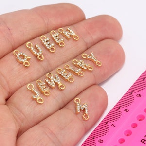 Encantos de letras de oro brillante de 5x10 mm de 24 k, encanto de letras de dos bucles, cuentas de letras Cz, encanto de letras de circonio, hallazgos chapados en oro, MBGHRF20