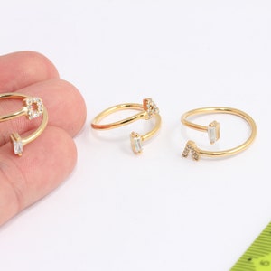 Anillos baguette de oro brillante de 17-18 mm y 24 k, micro pavé, letra simple, anillos delicados, anillo CZ, anillo chapado en oro, MBGHRF54