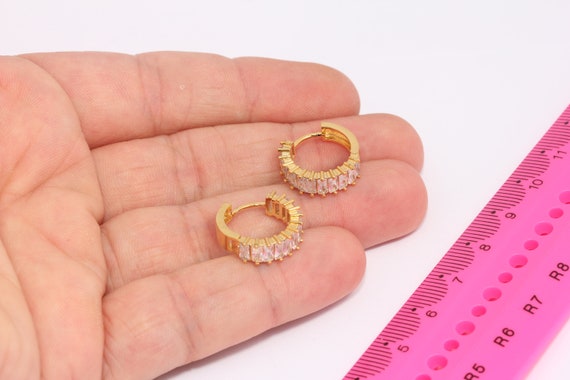White stone earings | Indian jewellery design earrings, Diamond jewelry  earrings, Gold jewellery design