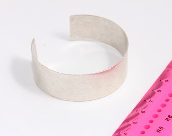20 mm antikt silverarmband, justerbart armband, brett armbandsmanschett, försilvrade detaljer, MBGCHK92