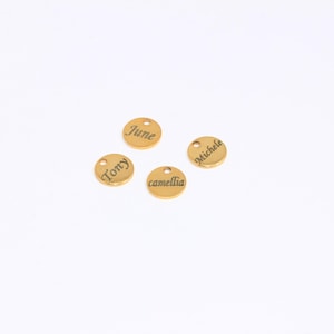 8 mm 24k glänzende Goldrunde Charms, individuell gravierte Scheibenperlen, personalisierter Münzanhänger, runde Stanzrohlinge, vergoldetes Zubehör, MBGSLM660