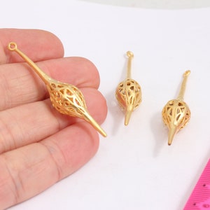 10x52mm 4k Matt Gold Plated Filigree Bar, Lace Pendant, Long Bar Pendant, Pendulum, Spike Pendant, Gold Plated Findings, MBGMTE75