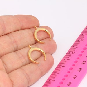 18x21mm 24k Shiny Gold Horn Charms, Horn Pendant, Moon Pendant, Crescent Moon Charm, Gold Charm, Pendant, Gold Plated Findings, MBGBRT180