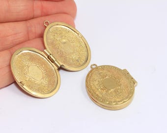 22x30mm Raw Brass Locket Frame, Engraved Locket, Vintage Brass Locket, Cabochon Setting, Oval Locket Pendant, Raw Brass Findings MBGMLS633