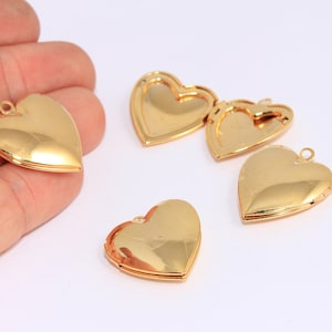 Colgante de medallón de corazón de oro brillante de 24 k de 2 x mm, collar de corazón, medallón de amor, dijes de amor de corazón, hallazgos chapados en oro, MBGSLM299