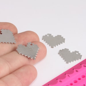 19x22mm Rhodium Plated Pixel Heart, Heart Pendant, Silver Heart Necklace Charms, Heart Charm, Rhodium Plated Findings, MBGMTE1544-1