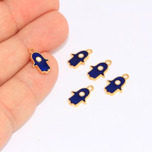 9 x 11 mm 24k 光沢のあるゴールド ハムサ チャーム、イーブル アイ ハムサ チャーム、ブルー エナメル ハムサ ブレスレット ビーズ、ファティマ ハンド、ゴールド メッキ ファインディングス、MBGBXB286-7