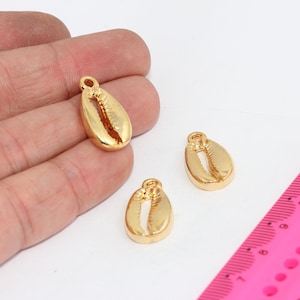 13x24mm 24k Shiny Gold Plated Cowrie, Cowrie necklace,  MBGMTE742