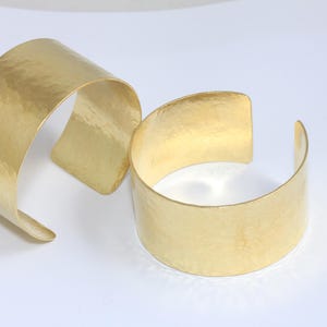 30mm Raw Brass Hammered Bangle, Raw Brass Cuff, Handmade Cuff Bracelet, Raw Brass Bracelet, Wide Brass Bracelet Cuff, MBGTVF8