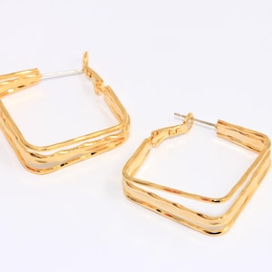 30 mm örhängen i 24k glänsande guld, handgjorda örhängen, örhängesfattningar, fyrkantiga ringar, örhängen med trippeltråd, guldörhängen, MBGAE161