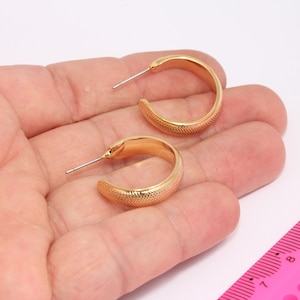 21mm Shiny Gold Hoop Earrings, Gold Stud Hoop Earrings, Textured Hoop Earrings, Midi Gold Hoops, Gold Plated Earrings,  MBGSLM511