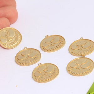 21x22mm 24k Shiny Gold Pumpkin Charm, Gold Plated Medallion, Halloween Charms, Pumpkin Necklace, Gold Plated Findings, MBGBRT15-3