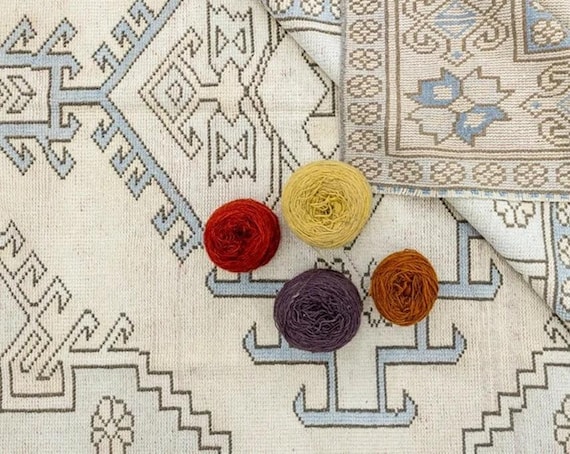 Timeless Oushak Rug | Beige and Gray Field Carpet | Cream and Pink Medallion Motifs | Classic Boho Style | Soft New Zealand Wool Area Rug