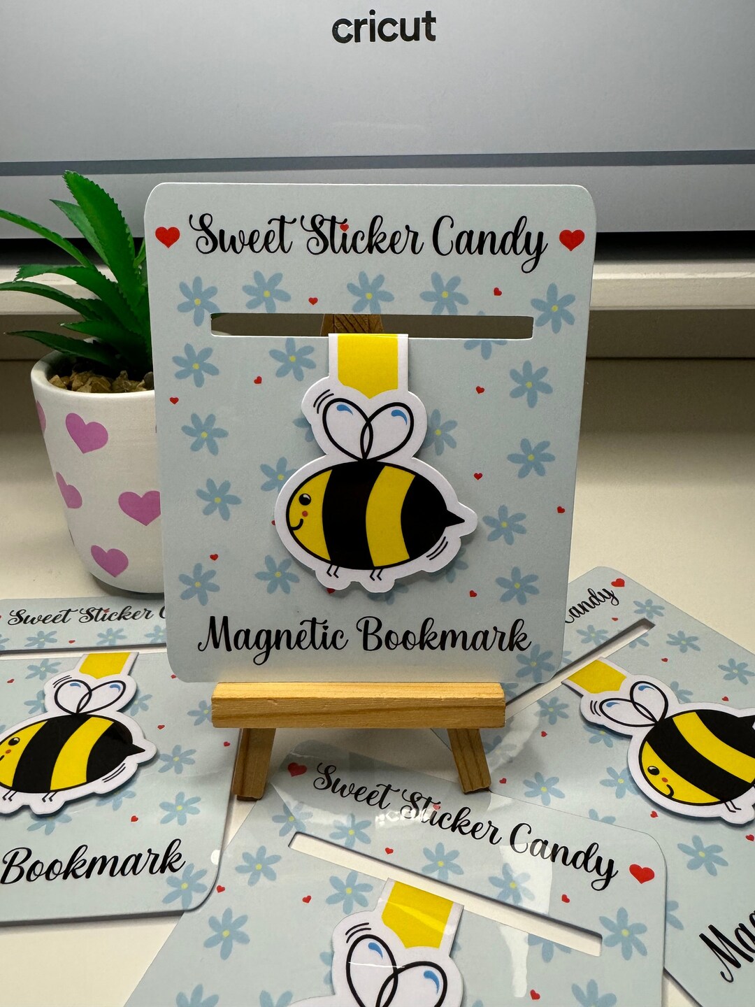 Cute Bumble Bee Magnetic Bookmark - Etsy UK