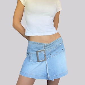 Vintage Y2K denim skirt with buckle / mini skirt / XS / light blue denim / cotton / 2000s