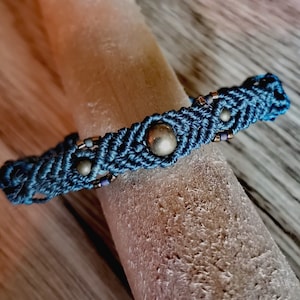&quot;Nótt&quot; macramé bracelet - Customizable model - Handmade - Colors and stones of your choice