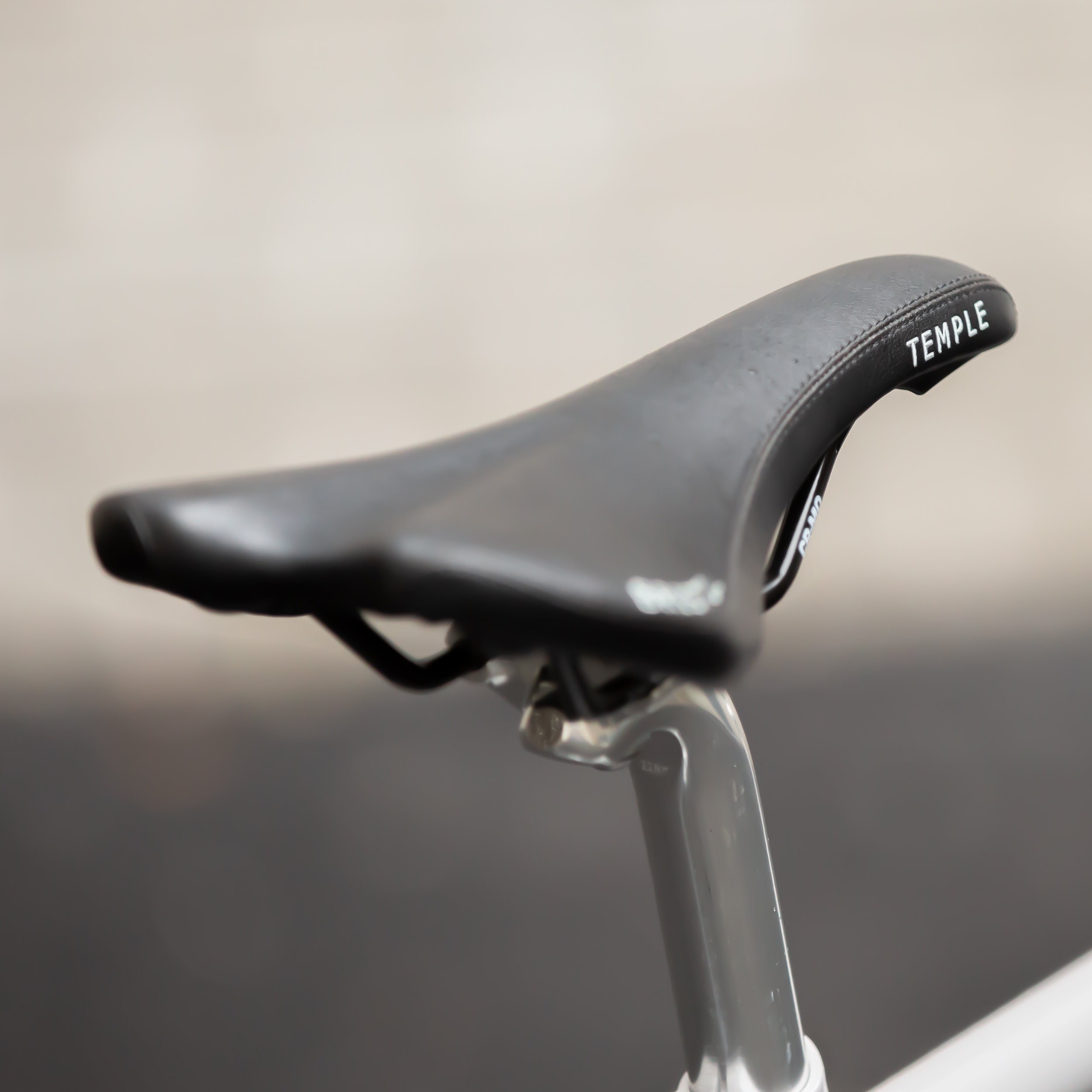 Selle Vélo Ancienne IDEALE En Cuir, Modèle Randonneuse D7, GARANTI