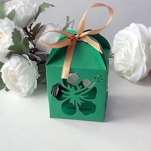 Boîte cadeau SVG, cadeau tropical, boîte cadeau de mariage tropical, boîte de bonbons d'anniversaire, boîte de fleurs d'hibiscus, modèle découpé au laser camée Cricut.