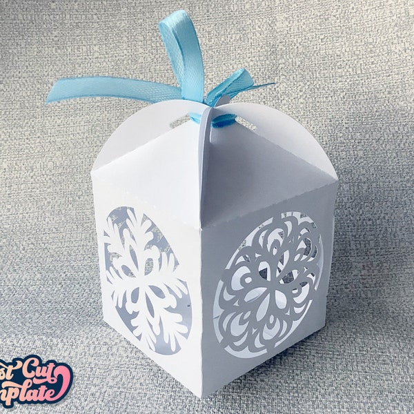 Christmas Favor box SVG Cricut template, Winter Wedding Favor Box with snowflakes, Merry Christmas Gift box Cricut Cameo Laser cut.