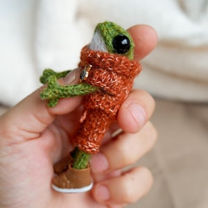 Knitted mini frog in sweater froggy toy instagram baby frog and toad crochet frog doll in clothes movable green plush knitt small frog tiny