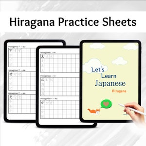 Pode incluir: Dois tablets digitais com fundo amarelo e linhas de grade pretas. Os tablets exibem folhas de prática para aprender os caracteres japoneses Hiragana. O texto nos tablets diz "Vamos aprender japonês Hiragana".