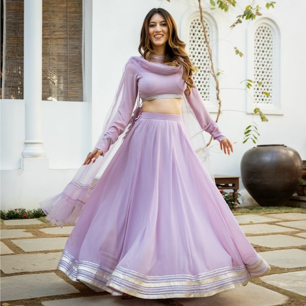 Dupatta de créateur coloré lavande simpliste mais belle avec Lehenga Habillez-vous pour un mariage, une réception, un sangeet, un cocktail avec des vêtements indiens