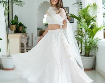 White silk indian-Pakistani wedding lehenga choli, engagement, reception, cocktail costume, mehendi, haldi, ready-to-wear made-to-measure