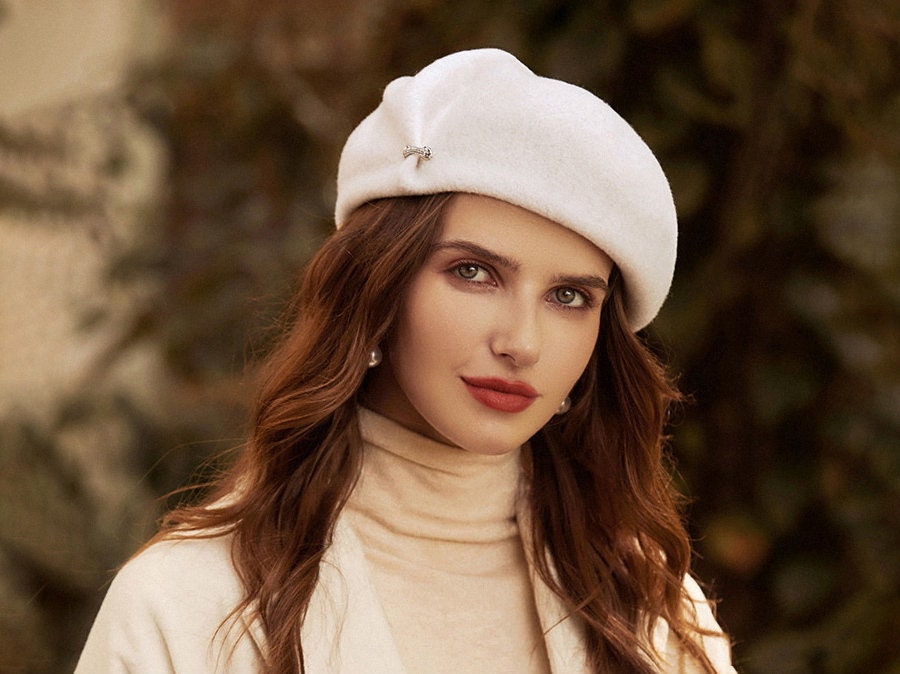 Stylish winter cap for hotsell girl