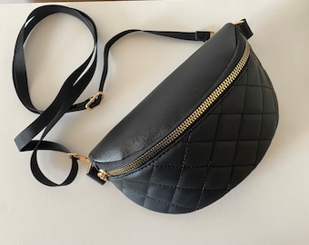 Women's fanny pack in black quilted faux leather