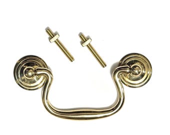 Swan Neck Drop Bail Pull in Solid Brass with Backplate Colonial 3" at center