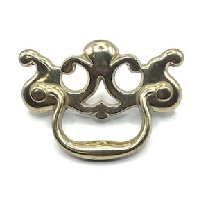 Chippendale Fixed Bail Brass Finish 2.5&quot; at Center and 3.25&quot; Total Width