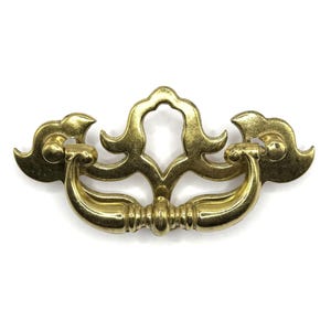 Chippendale Keyhole Style Brass Colored Vintage 3&quot; at Center Over 4&quot; Total Length