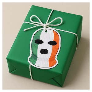 DJ Provai cadeaulabel knieschijf, Ierse driekleur, bivakmuts, West-Belfast, Ierse hiphop, Keltisch design, Ierse muziek, cadeauverpakking, Ierland cadeau