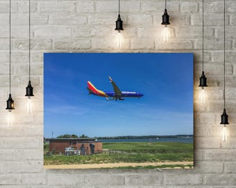 Impression sur toile, Southwest Airlines approchant pour un atterrissage, art mural déco, cadeau aviation, poster avion, déco bureau de pilote, oeuvre d'art de voyage