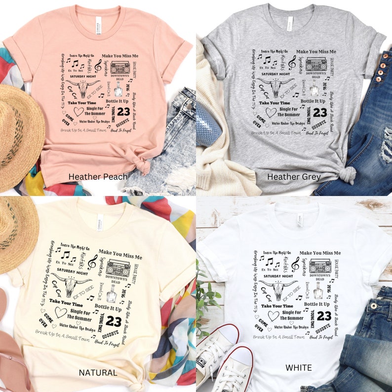 K&ouml;nnte beinhalten: Vier T-Shirts in verschiedenen Farben: Heather Peach, Heather Grey, Natur und Wei&szlig;. Jedes Shirt hat ein schwarzes Grafikdesign mit Noten, Text und einem Bullensch&auml;del. Der Text enth&auml;lt S&auml;tze wie "Make You Miss Me" und "Saturday Night".