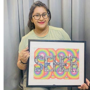 Letras de nome desenhadas à mão em mandala personalizadas com fundos vibrantes – decoração personalizada para quartos de crianças ou amantes da arte