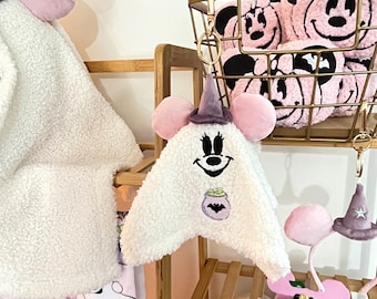 Minnie Witch Ghosty Keychain - ready to ship