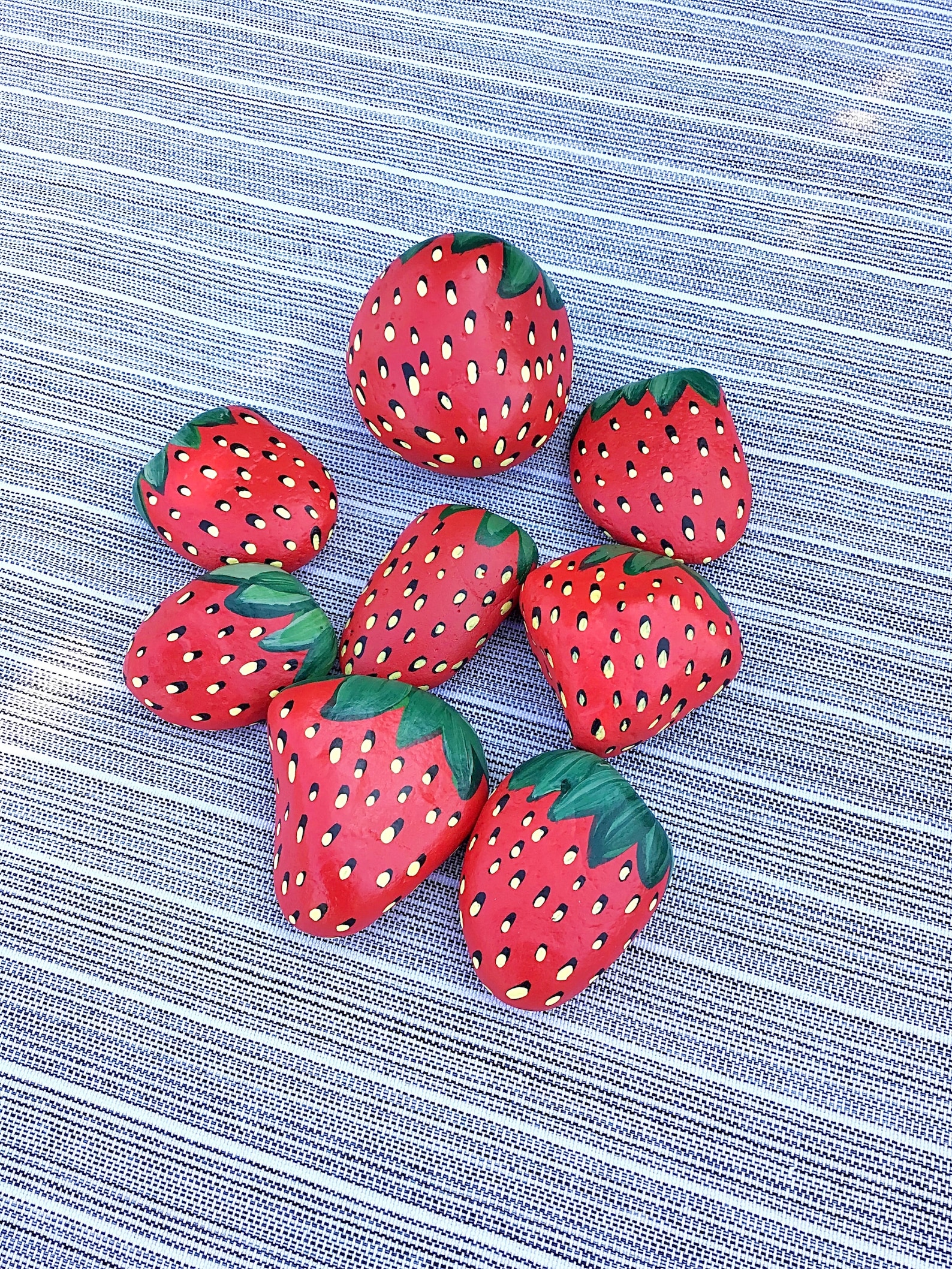 Set of 6 | Painted Strawberry Rocks | Strawberry Rocks for the Garden ...