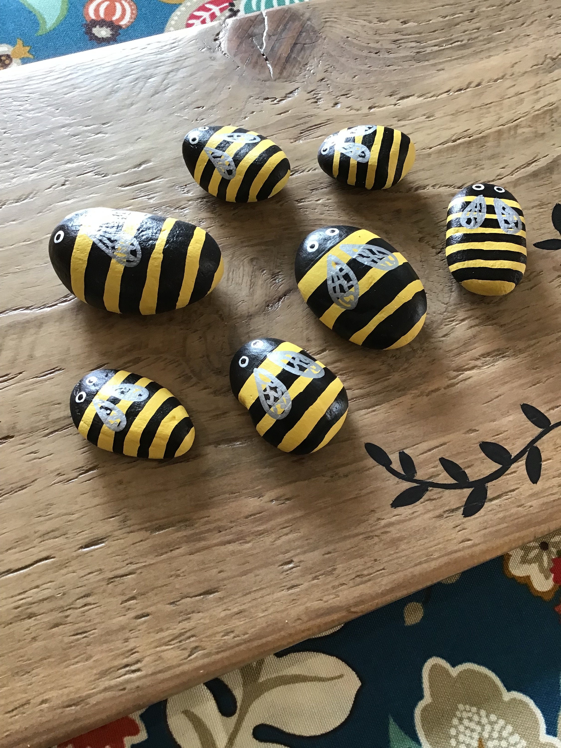 Set of 7 | Hand Painted Bee Rocks | PNW Beach Rocks | Bee Garden Rocks ...