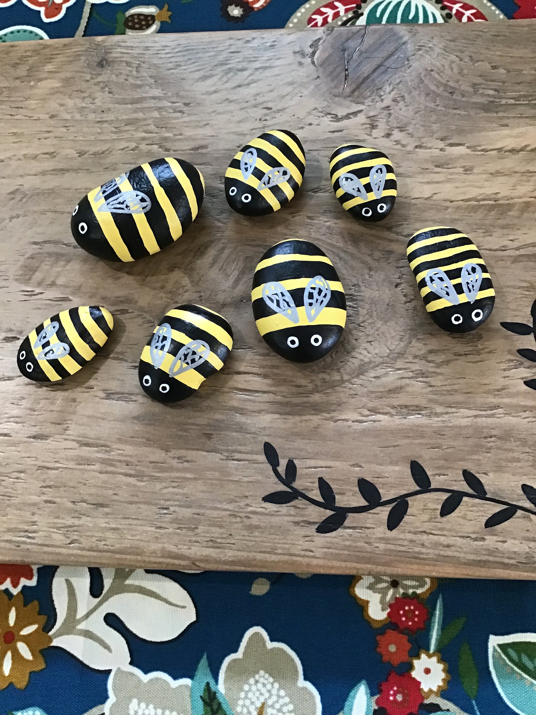 Set of 7 | Hand Painted Bee Rocks | PNW Beach Rocks | Bee Garden Rocks ...